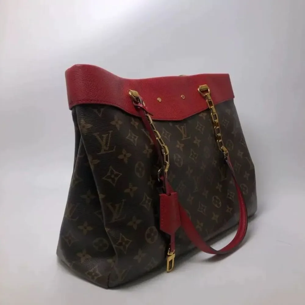 Louis Vuitton Women Pre-Loved Bag Very Good Condition